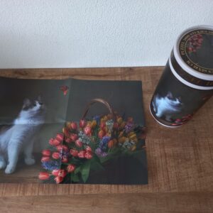 Essentials Center -  Bouquet with Cat