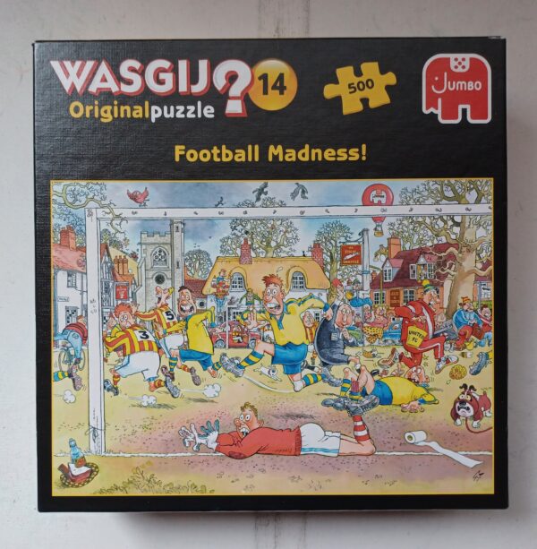 Wasgij Orginal 14 - Football Madness! - NIEUW