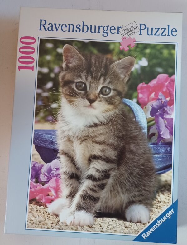 Ravensburger - Kitty in the Garden