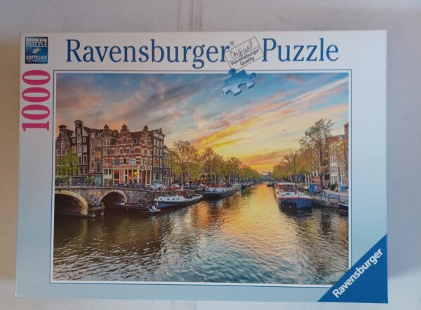Ravensburger - Amsterdam, Canal Waterfront