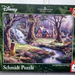 Schmidt - Snow white Discovers the Cottage - Disney